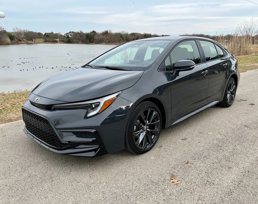 Toyota Corolla Sedan